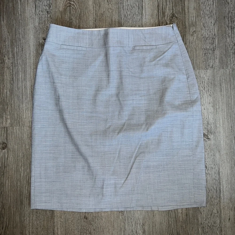 Banana Republic Women's Light Gray Pencil Skirt Size 10P